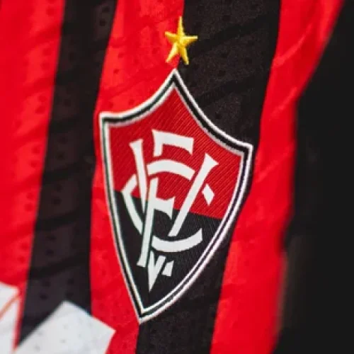O Esporte Clube Vitória pode lucrar consideravelmente com um jogador que nem faz mais parte do elenco principal.