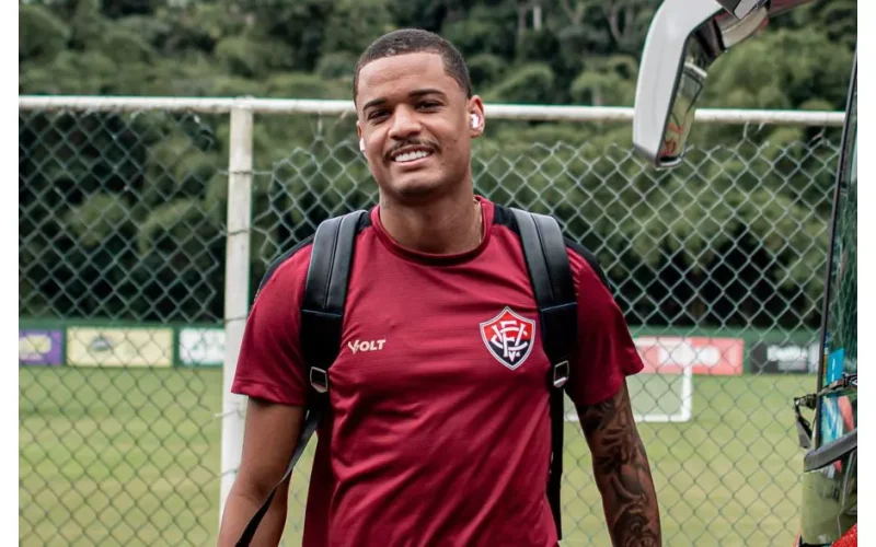 Reformulação no Vitória saída de Janderson e mais três jogadores do elenco, confirmada.