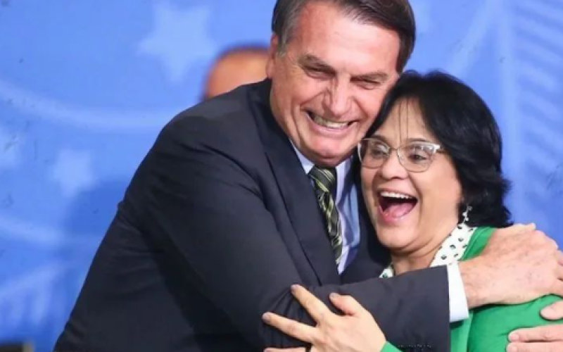 PF apura desvio milionário em ministério comandado por Damares no governo Bolsonaro