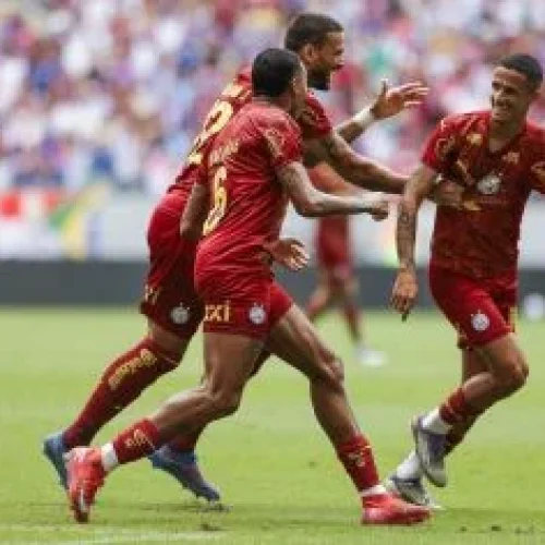 Sob olhares de Ancelotti, Bahia vence o Santos pelo Brasileirão