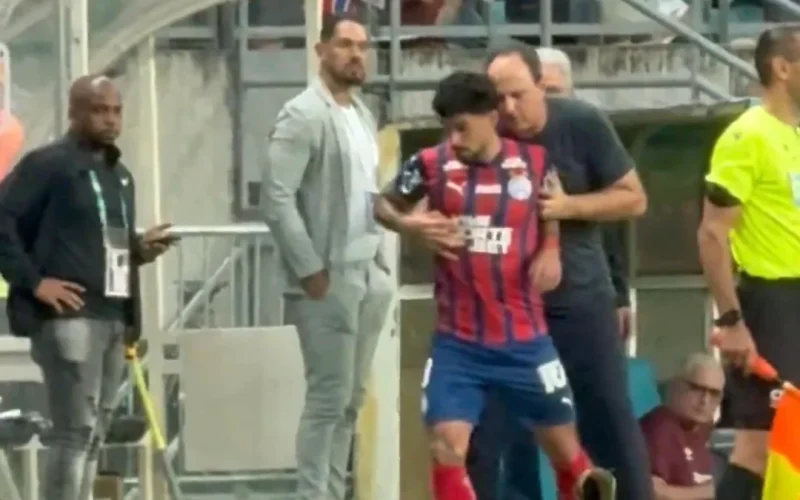 Veja Cauly sae chateado e Everton Ribeiro sae na sua defesa