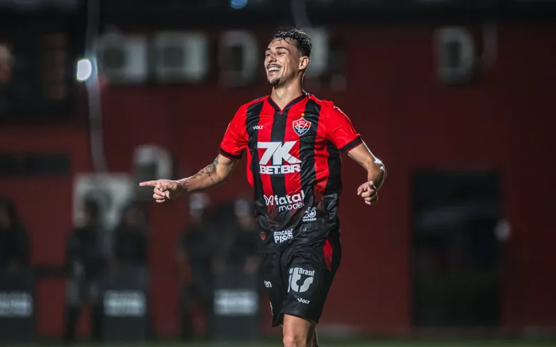Defensor do Vitória pode ser suspenso por até três jogos pelo STJD