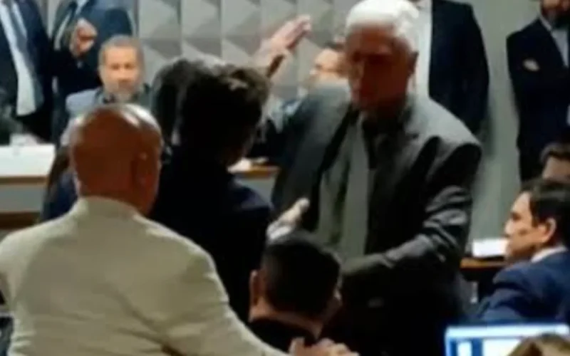 CPI do INSS tem bate-boca e tensão entre deputados durante depoimento