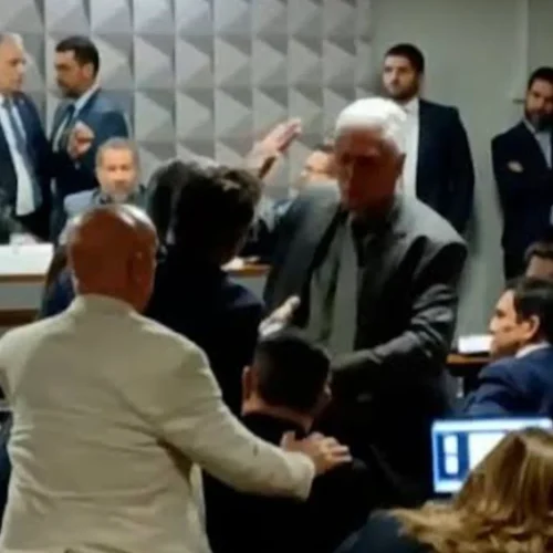 CPI do INSS tem bate-boca e tensão entre deputados durante depoimento