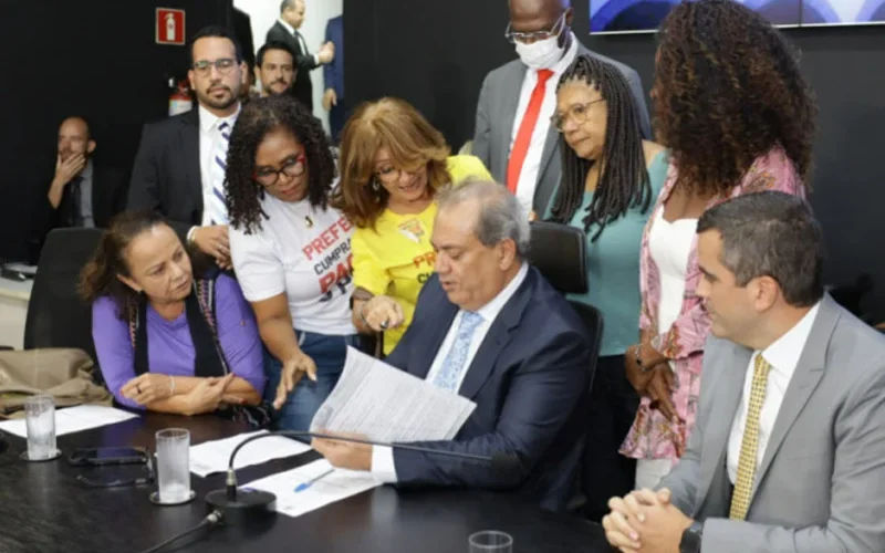 Vereadores de Salvador marcam reunião com APLB e secretário de Educação para tratar de reajuste salarial dos professores