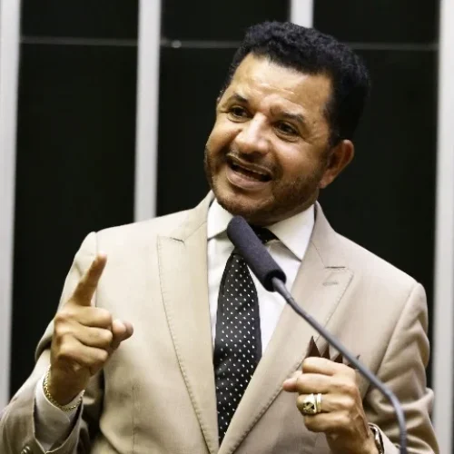 Ex-assessora é condenada a mais de sete anos de prisão por extorsão contra o ex-deputado federal Abílio Santana na Bahia