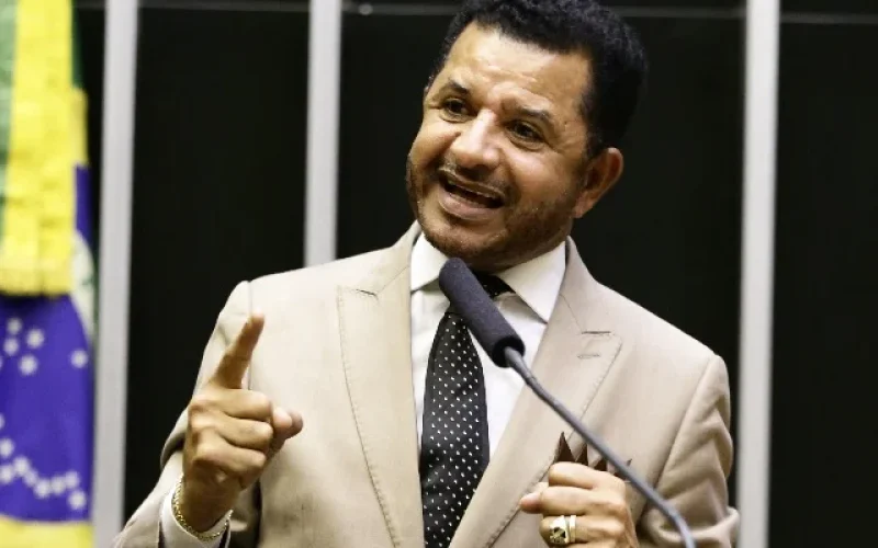 Ex-assessora é condenada a mais de sete anos de prisão por extorsão contra o ex-deputado federal Abílio Santana na Bahia