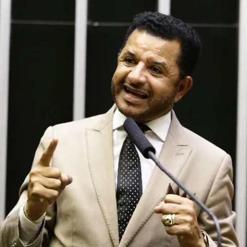 Ex-assessora é condenada a mais de sete anos de prisão por extorsão contra o ex-deputado federal Abílio Santana na Bahia