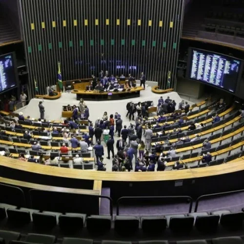 Câmara vota hoje isenção de Imposto de Renda até R$ 5 mil e taxação dos mais ricos