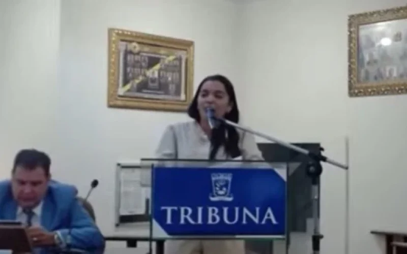 Vereadora baiana admite dirigir sem habilitação em viagens para Feira de Santana e Salvador, E PODE ISSO ?
