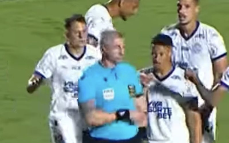 Como as falhas individuais decidiram o duelo do BaVi