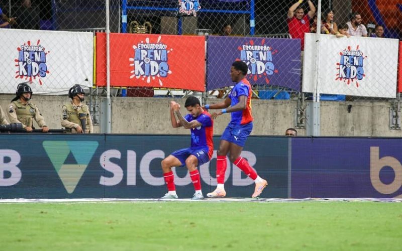 Bahia atropela o Grêmio e segue vivo na luta por vaga no G-4