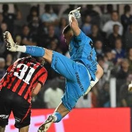 Vitória vence o Santos embola a briga contra o rebaixamento e irrita Neymar, Veja