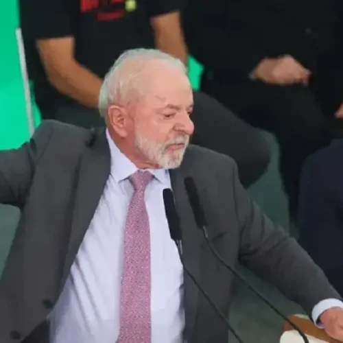 Lula lança programa para reformas em moradias, critica taxa Selic e diz que BC vai ter que “abaixar os juros”