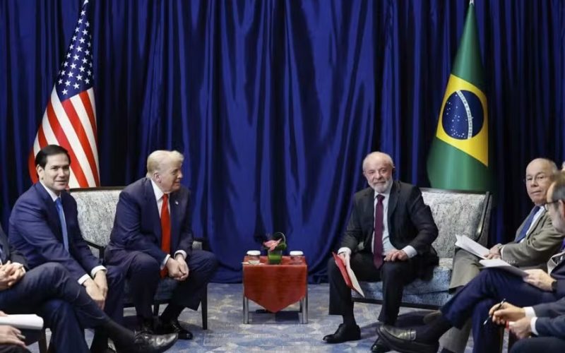 Correria, empurrão e ‘final feliz’: confira os bastidores do encontro de Lula e Trump na Malásia