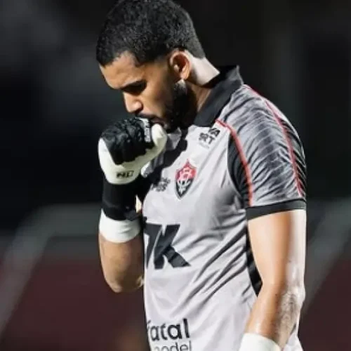Lucas Arcanjo passará por cirurgia e está fora da temporada do Vitória