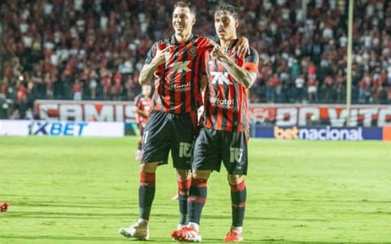 Jair Ventura celebra Vitória fora do Z-4 no Brasileirão: ‘Não voltar mais’