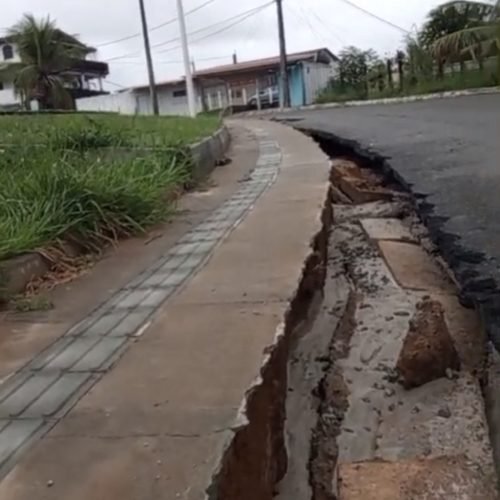 Assista o vídeo de buracos expostos na via próximo a Est. MUSSURUNGA