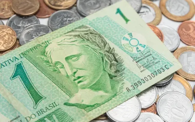 Estimativa do salário mínimo de 2026 é reduzida pelo Governo Federal