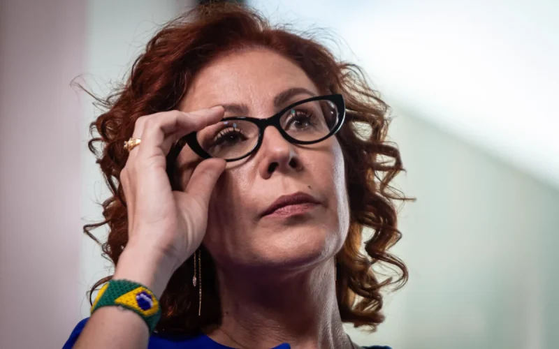 Moraes anula decisão da Câmara e determina perda do mandato de Zambelli