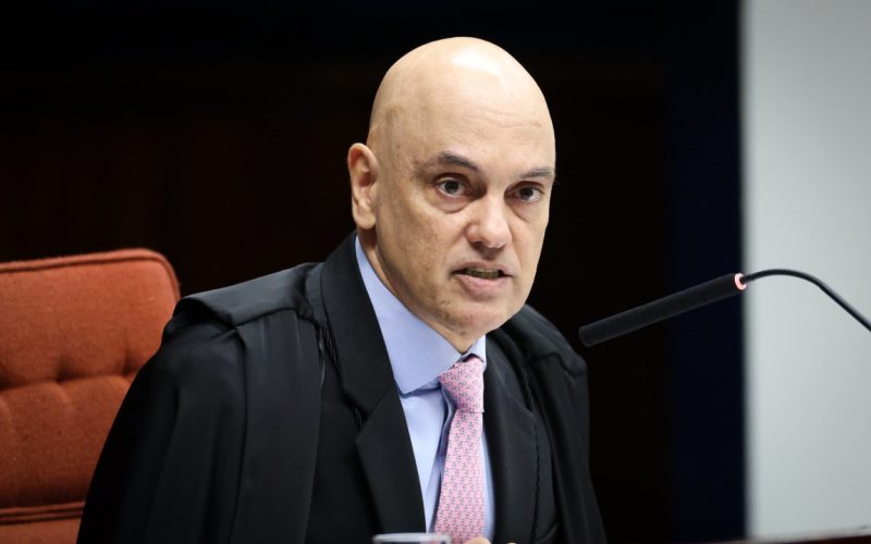 Oposição anuncia pedido de impeachment contra Alexandre de Moraes