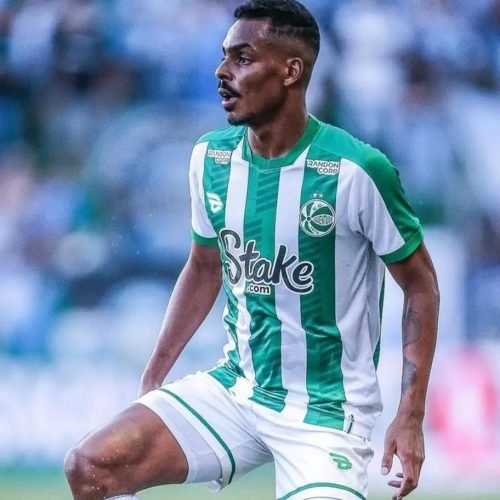 Vitória fecha contratação de volante do Juventude; saiba quem é