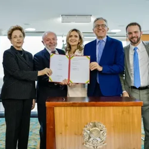 Governo Lula fecha contrato bilionário para criação de hospital inteligente