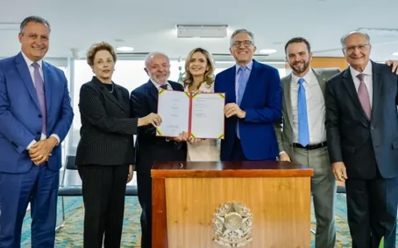 Governo Lula fecha contrato bilionário para criação de hospital inteligente