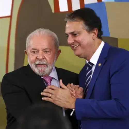 Governo Lula vai reajustar piso dos professores acima da inflação