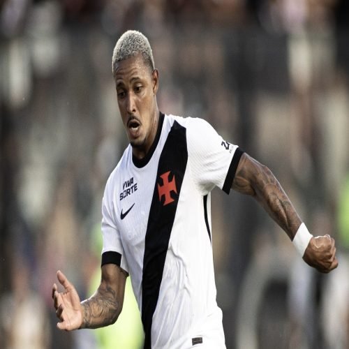 Empresário ‘dificulta’ negócio e atacante não deve vir para o Vitória