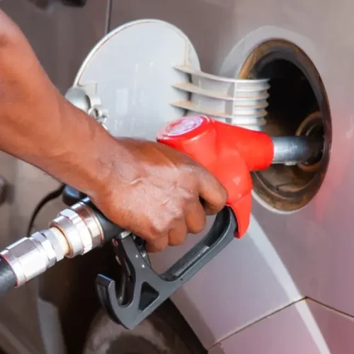 Governo articula com estados redução temporária do ICMS sobre diesel para evitar crise no abastecimento