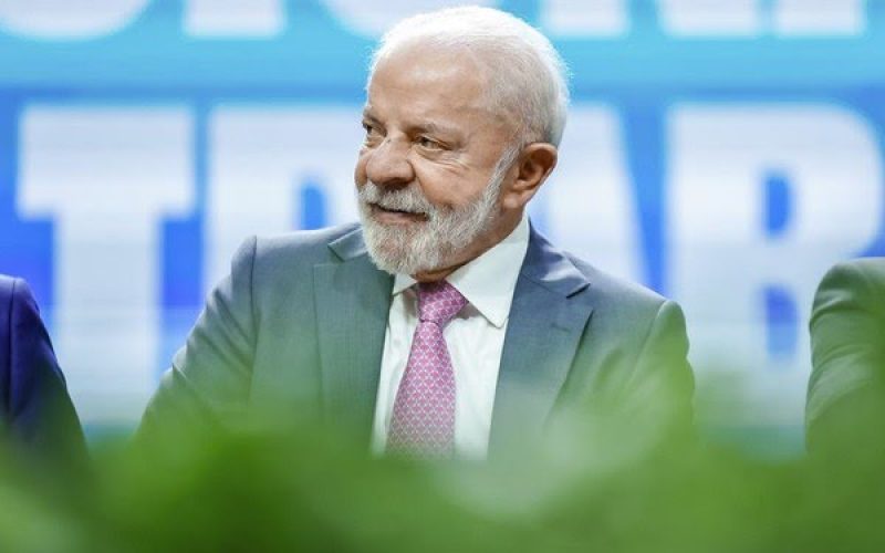 Lula diz não querer impor ‘na marra’ subsídio para baratear diesel aos governadores e que insistirá no acordo