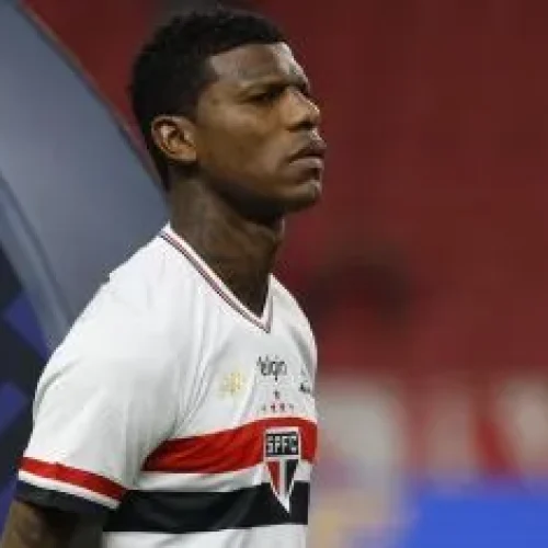 Zagueiro de time da Série A some e pode ter até trocado de telefone