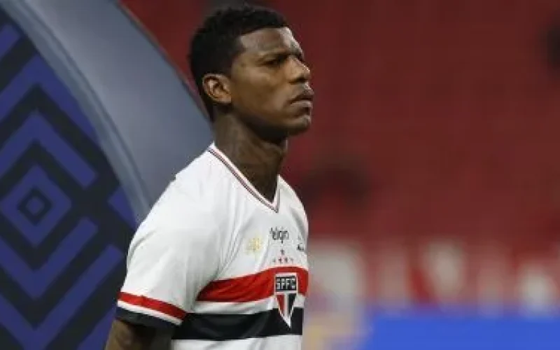 Zagueiro de time da Série A some e pode ter até trocado de telefone