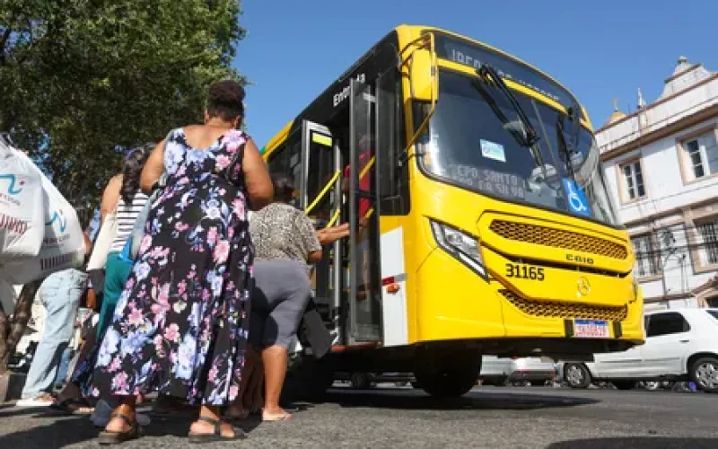 Salvador pode ter linha de ônibus exclusiva para mulheres