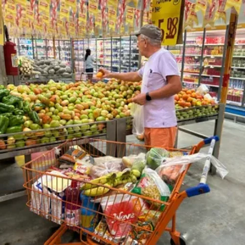 Cesta básica em Salvador dispara 5,21% e registra maior alta em três anos