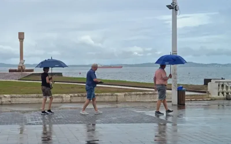 Chuvas intensas colocam Salvador e outras 17 cidades baianas em alerta
