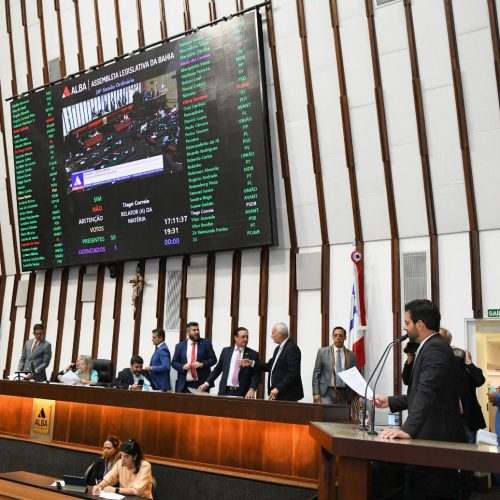 Pacote de projetos de Jerônimo é aprovado na Alba