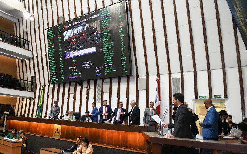Pacote de projetos de Jerônimo é aprovado na Alba
