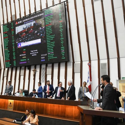 Pacote de projetos de Jerônimo é aprovado na Alba