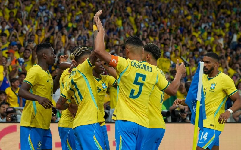 Reservas entram ‘voando’ e Brasil goleia Panamá por 6 a 2 no Maracanã