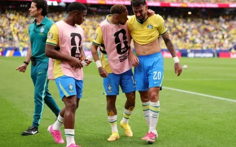 Assim como Raphinha, Paquetá pode virar desfalque do Brasil na Copa