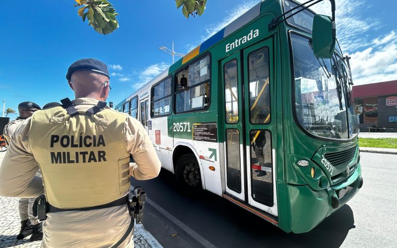 Polícia aponta redução de 77% em furtos e roubos a ônibus em junho na Bahia