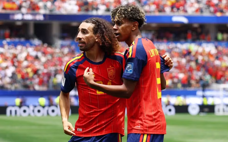 Espanha vence a Áustria e avança às oitavas da Copa do Mundo