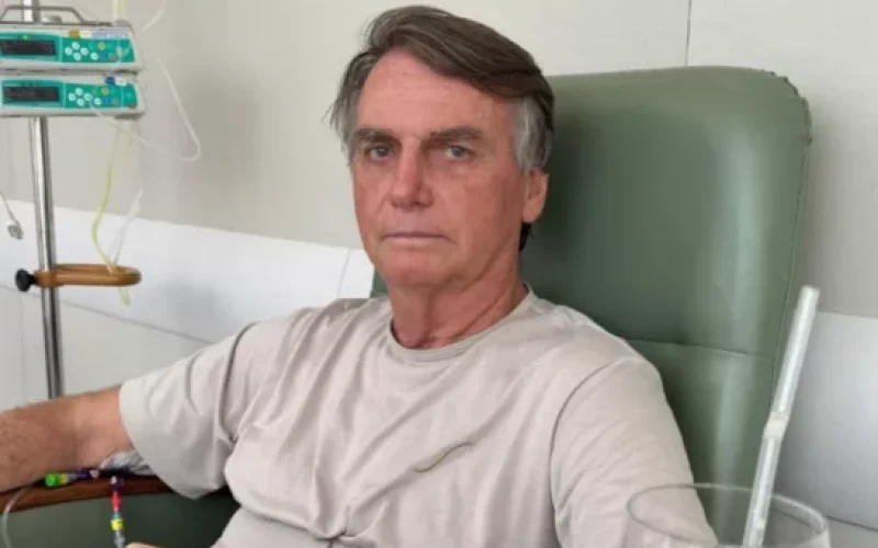 Defesa de Bolsonaro esclarece paradeiro de duas armas