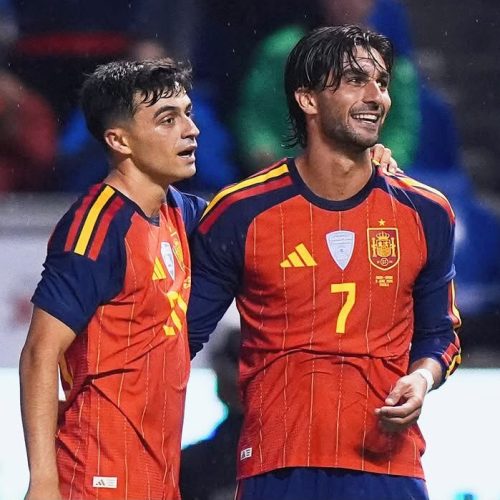 Espanha e Bélgica fazem duelo decisivo por vaga na semifinal