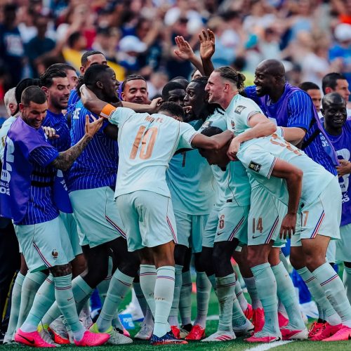 França derrota Marrocos e avança à semifinal da Copa