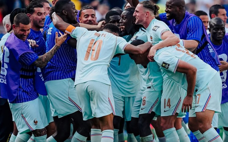 França derrota Marrocos e avança à semifinal da Copa