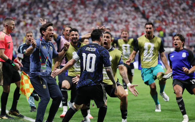 Argentina vence Inglaterra e avança à final da Copa do Mundo