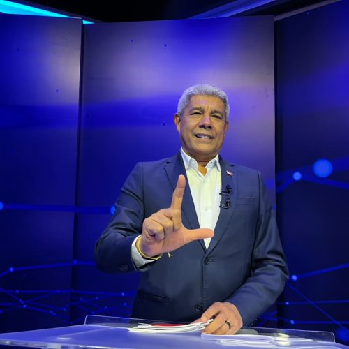 Jerônimo critica formato de debate e diz que sabatinas permitem apresentar propostas